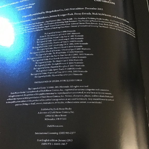 Legend of Zelda Hyrule Historia Nintendo - Picture 3 of 6